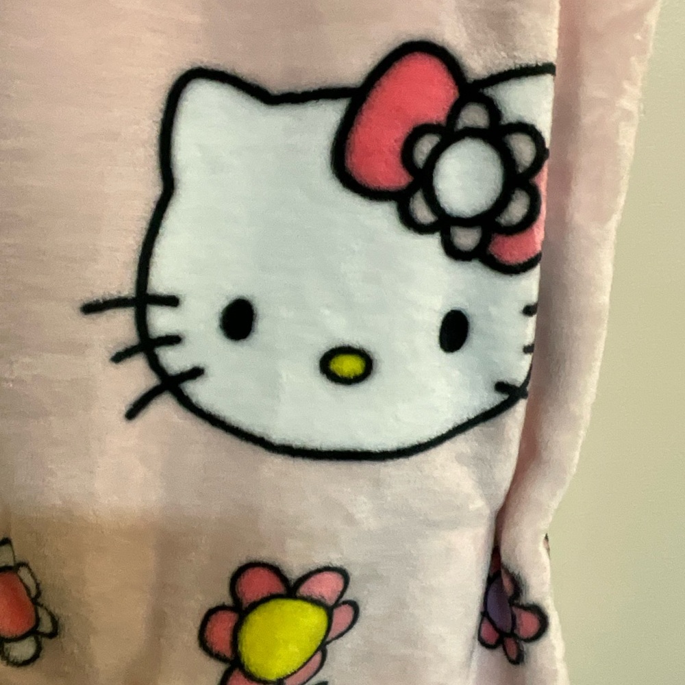 New Hello kitty blanket - Picture 5 of 5